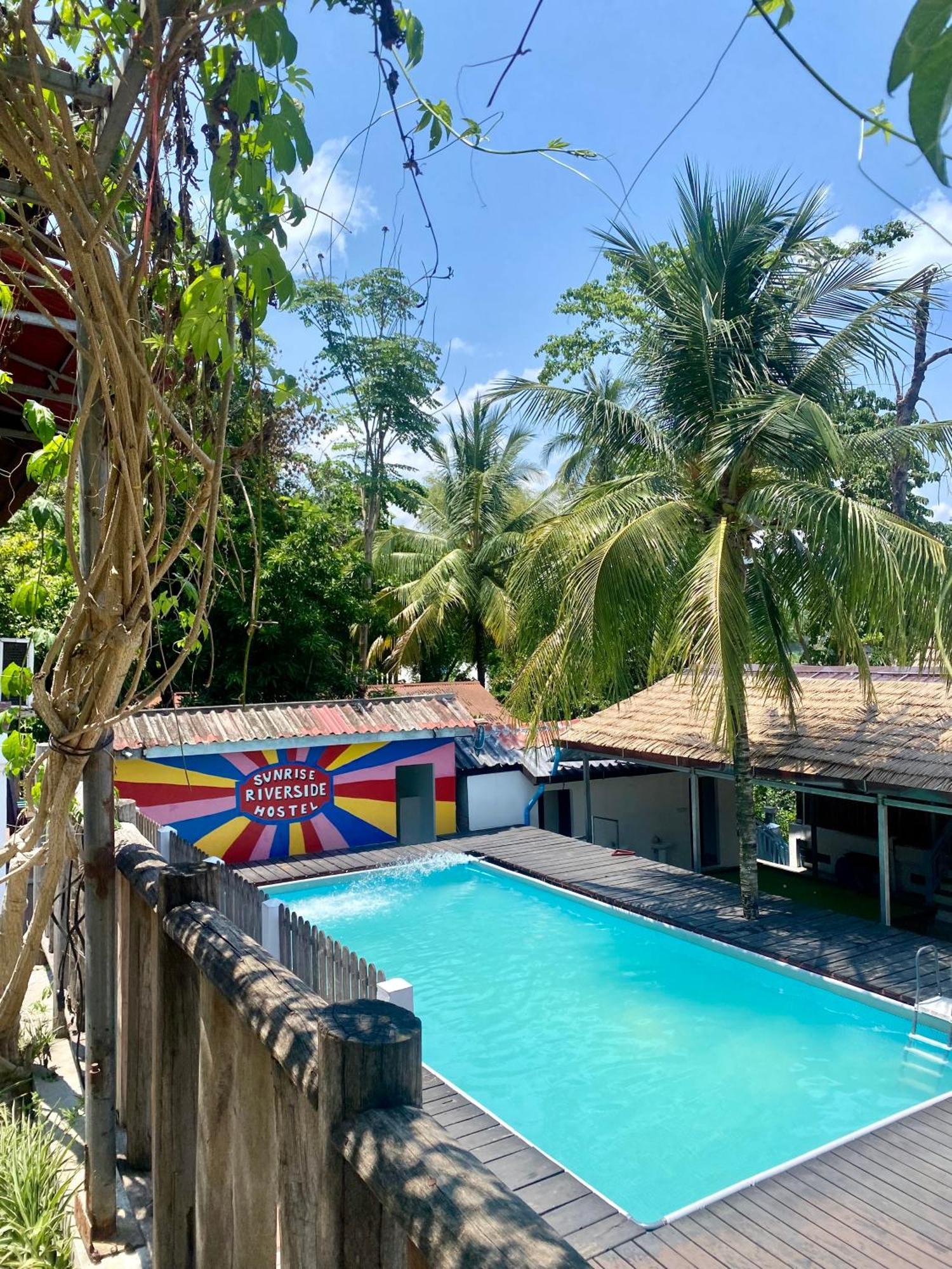 Sunrise Riverside Pool Hostel Luang Prabang Exterior photo